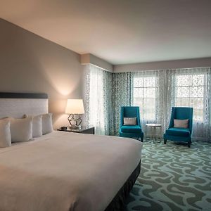 Deluxe King Room Mobility Access or Non-Smoking